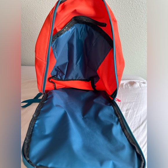 Magic bag bicolor NWOT large nylon backpack - Picture 4 of 4